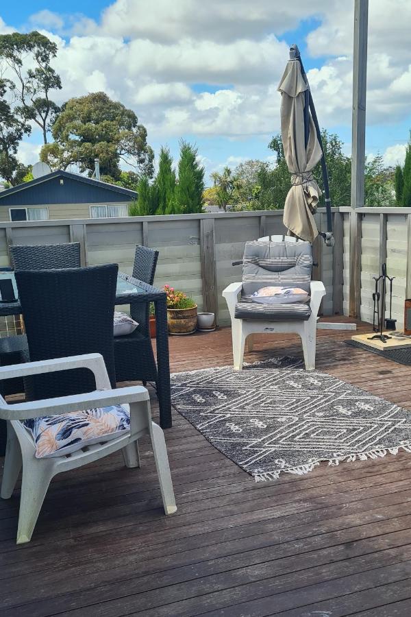 This Fabulous, Single-Level 3 Plus 1 Small Room With Folding Sofa Home Auckland Exterior foto